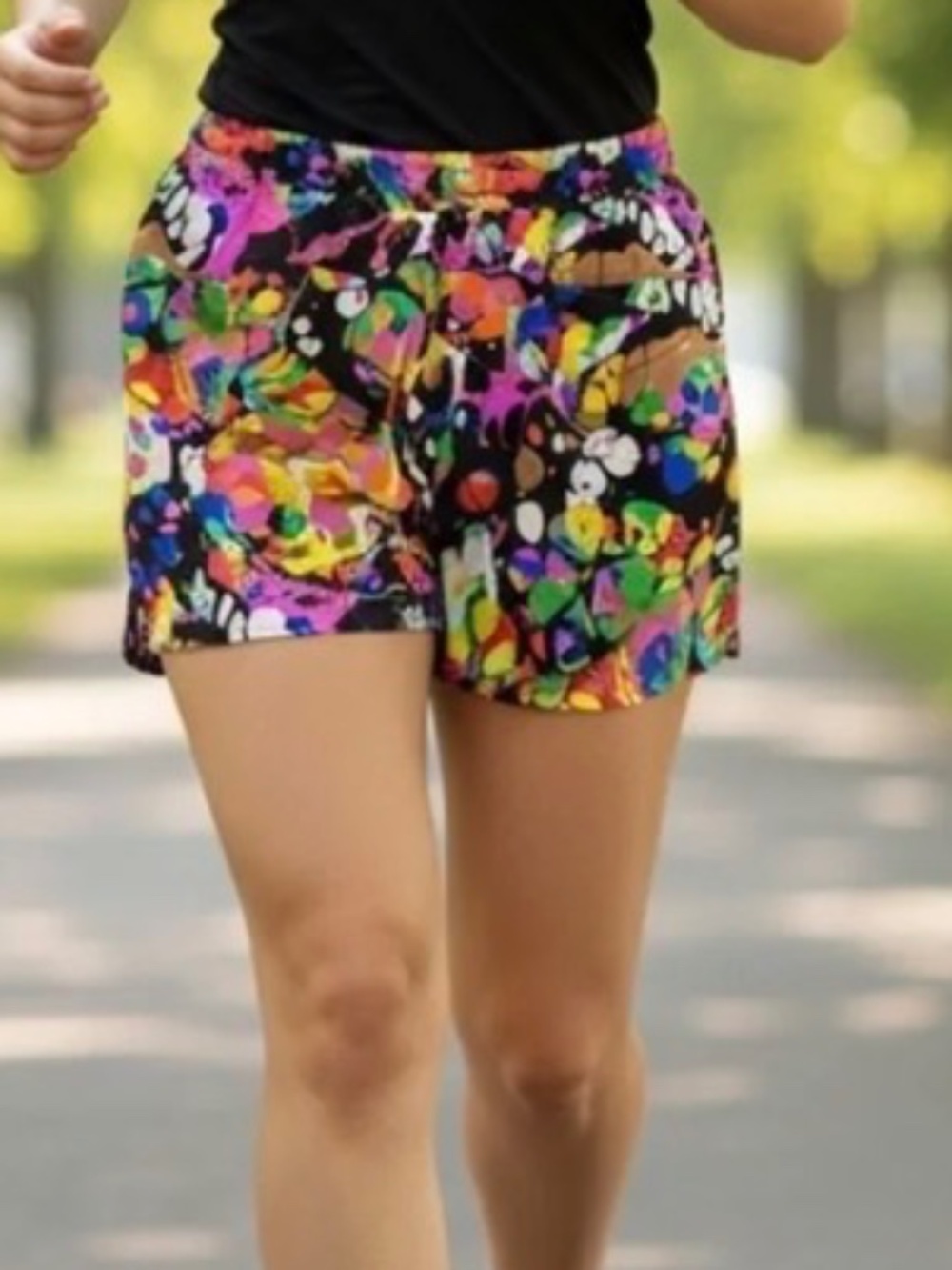 Fabletics NWT Abstract Paint Splatter Running Shorts XXS Zip Pockets Lined